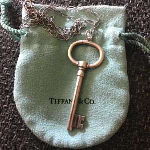 Tiffany & Co. Oval 🔑 Key Pendant And Necklace